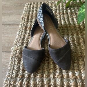 TOMS Deep Gray Suede Pointed Flats with Leopard Heel size 6.5 never worn